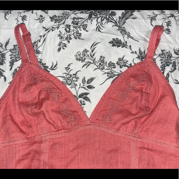 Embroidered pink midi dress - Picture 3 of 4